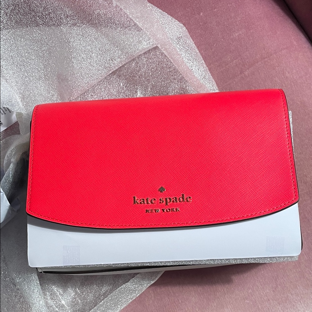 Kate Spade coral and cream purse nwt estate sale - Picture 2 of 8